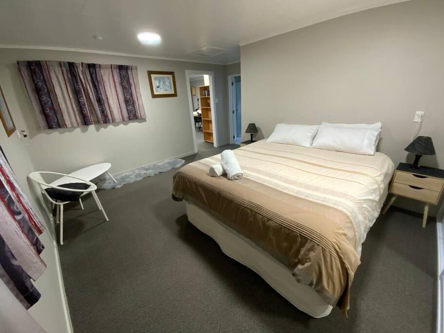 Quiet & Close To Town Taupo Exterior foto